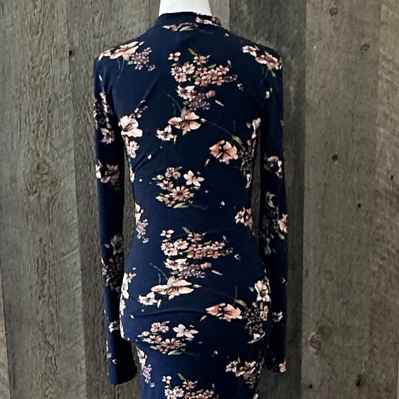 Navy Floral Dress Size Small from Forever 21 - Picture 3 of 9